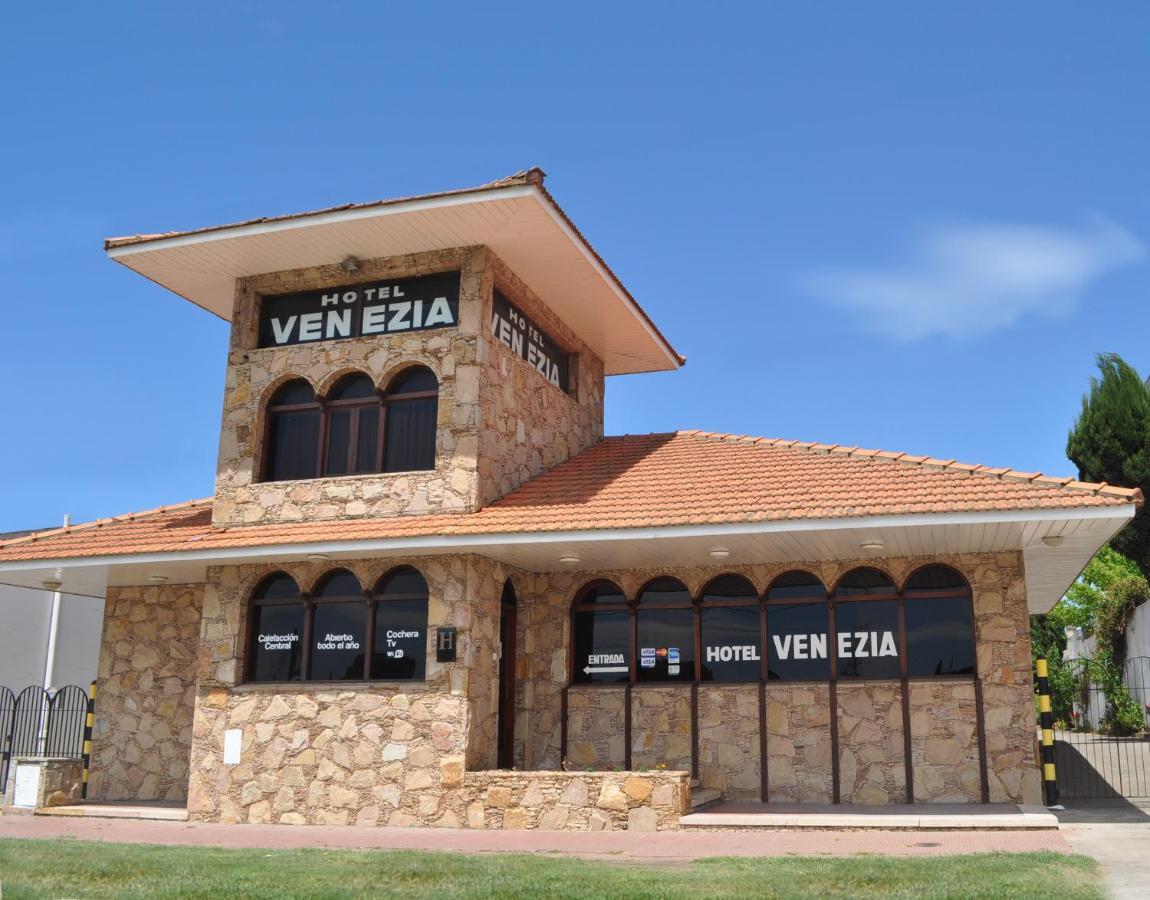 Hotel Venezia Necochea Buitenkant foto